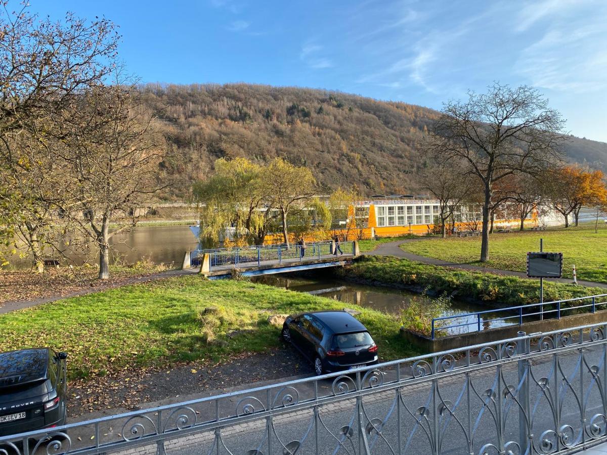 Direkter Moselblick I Altbau I 4 Personen I Terrasse Apartment Sankt Aldegund Exterior photo
